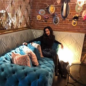 Meet your Posher, Elizabeth